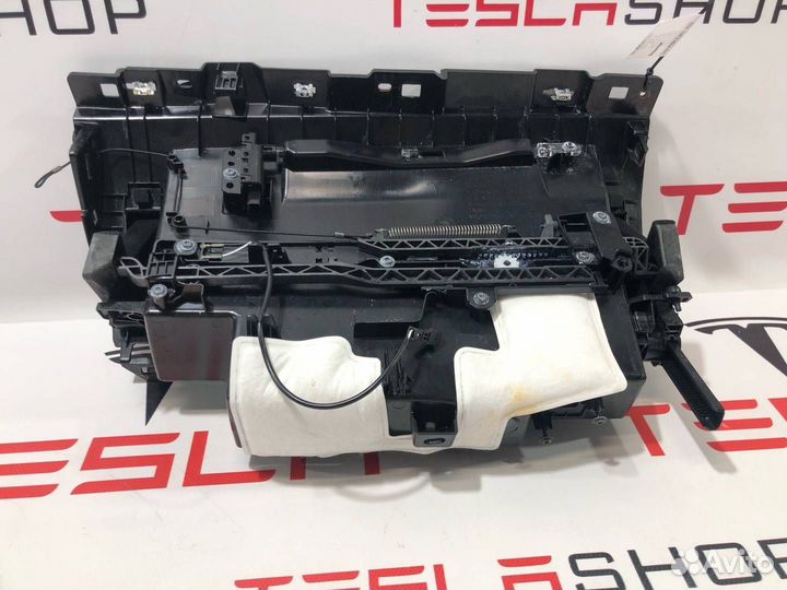Бардачок Tesla Model X рест. 2022 1563041-99-G