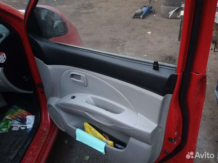 Передний правый дверь в сборе киа пиканто 1