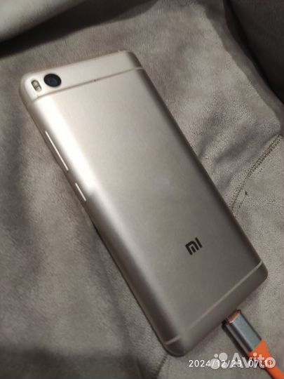 Xiaomi Mi 5S, 3/64 ГБ