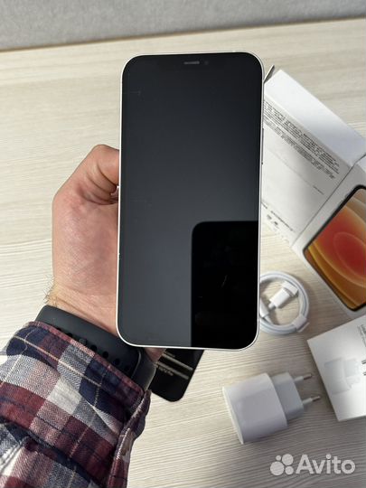iPhone 12, 64 ГБ