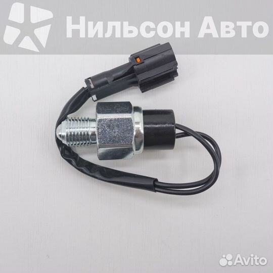 Датчик заднего хода isuzu ELF, zevs