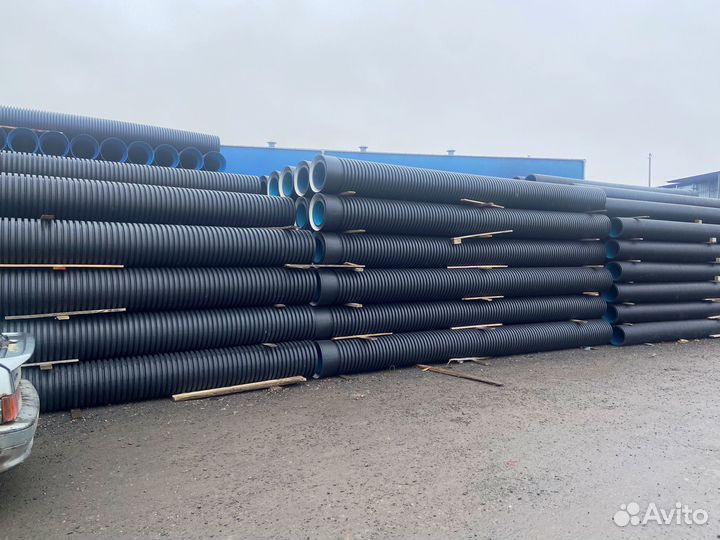Труба пластиковая в канаву гофрированная