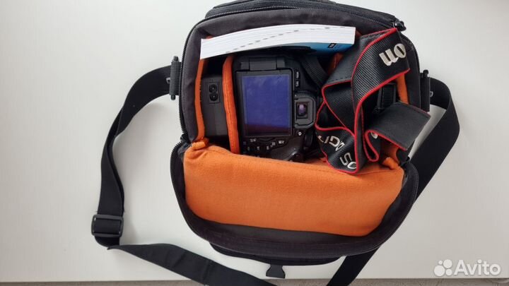 Зеркальный фотоаппарат Canon 600d