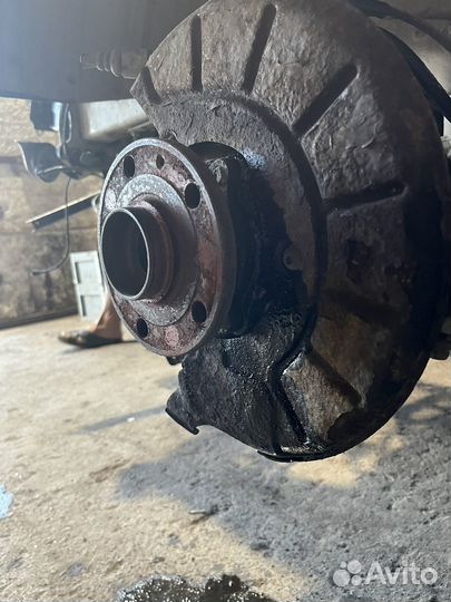 Поворотный кулак передний фольксваген passat b6