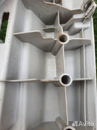 Панель замка багажника Toyota Prius хэтчбек III