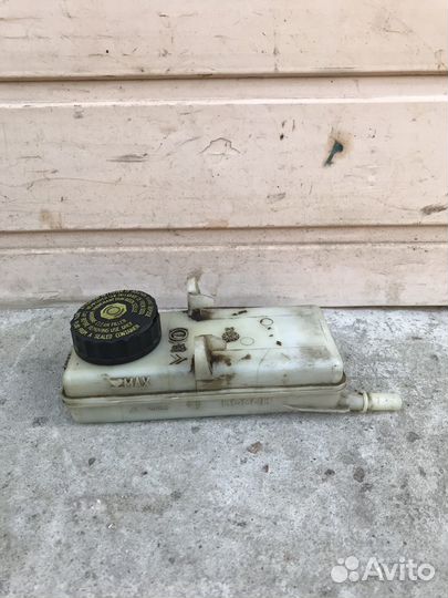 Бачок тормозной жидкости Peugeot 308 463588