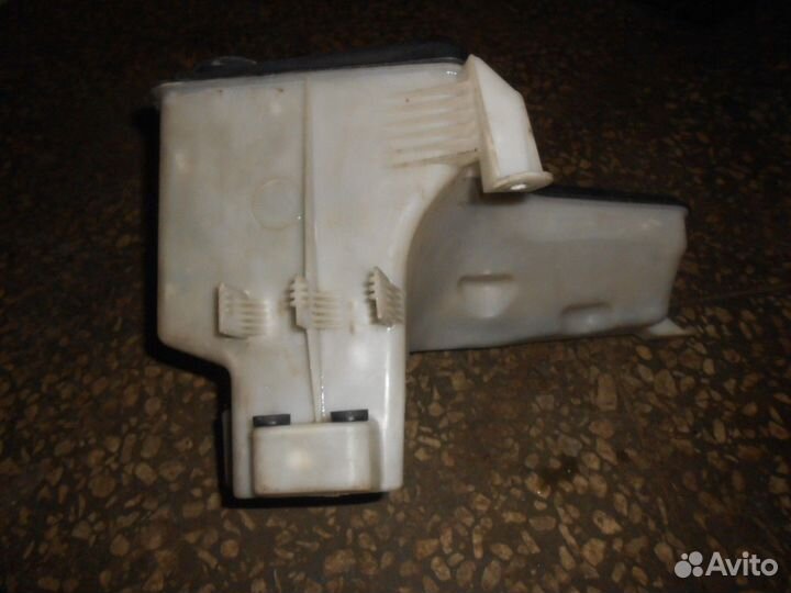 Бачок омывателя (BMW X5)