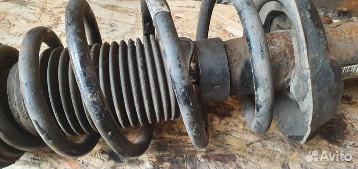 Амортизатор передний левый Opel Insignia 2008-2017