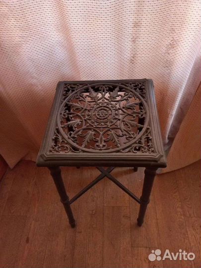 Антикварный столик