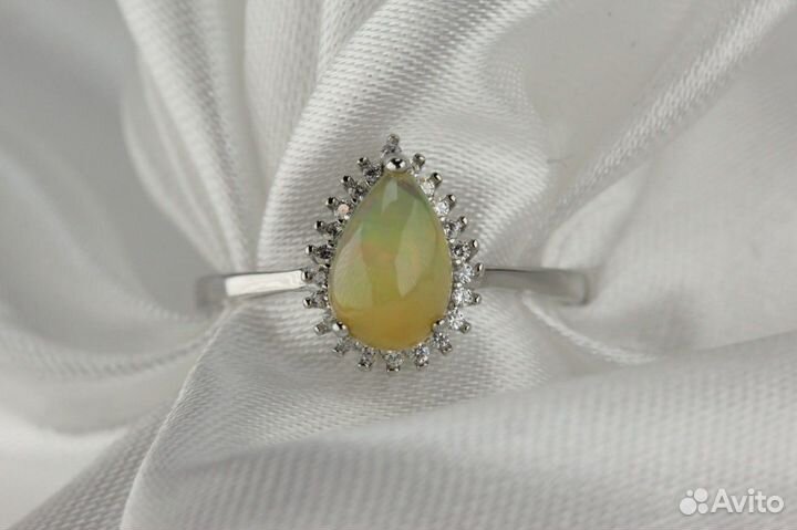 Кольцо с природными опалом и фианитами, серебро 92