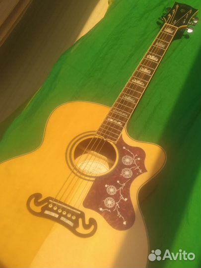 Гитара Gibson J-200