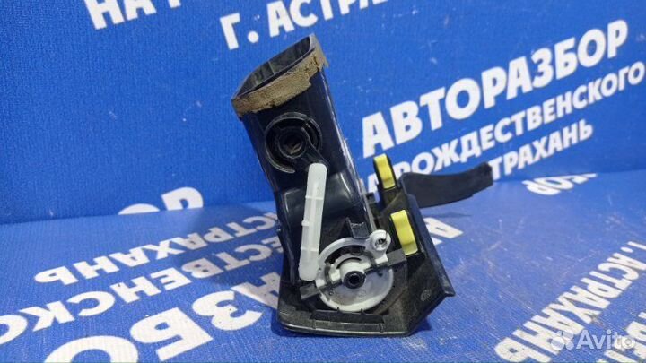 Дефлектор воздушный Toyota Verso минивен 2ZR-FE