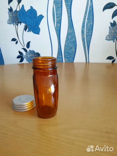 Стеклянная баночка