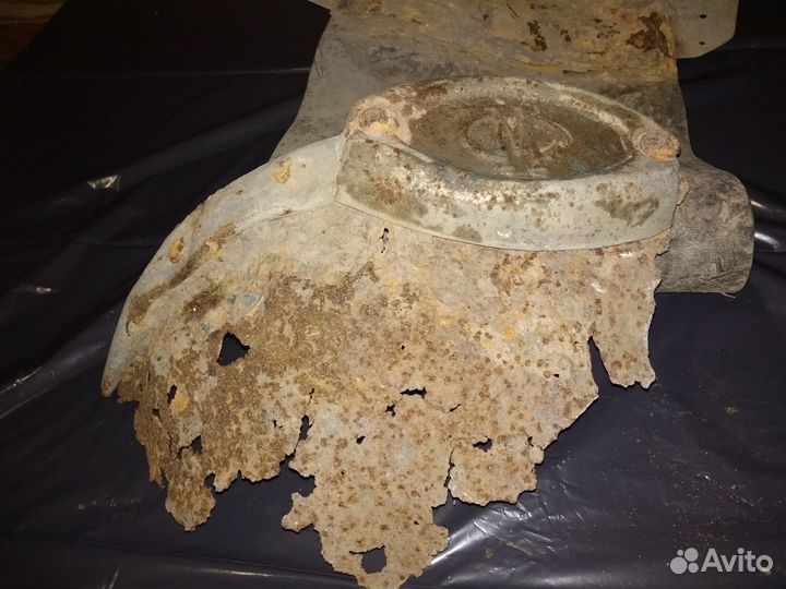 Знак М бампера от авто, бутылки СССР