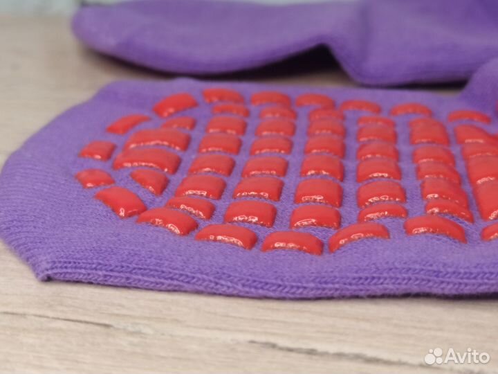 Носки для йоги прорезиненные