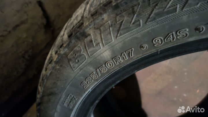 Bridgestone Blizzak Ice 225/50 R17