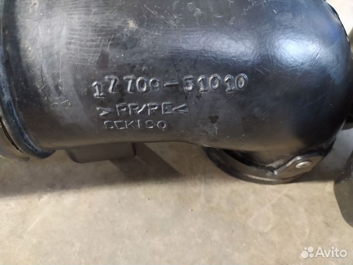 Патрубок воздушного фильтра Toyota Land Cruiser (2