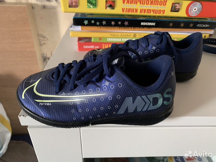 Бутсы зальные nike детские 26 размер