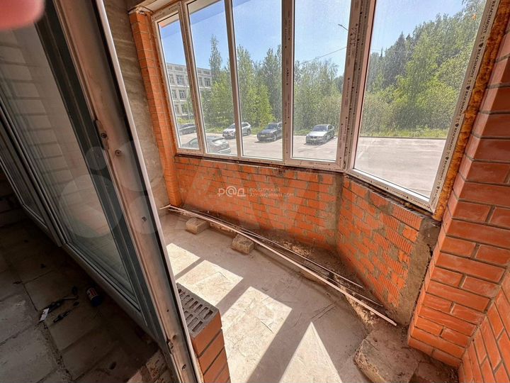 3-к. квартира, 96 м², 1/17 эт.