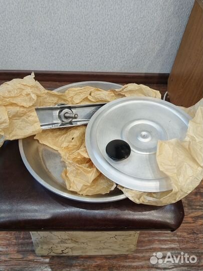 Сковорода с прессом цыплёнка тапака СССР