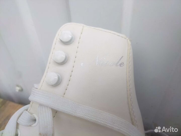 Фигурные коньки Alice Nordway профессиональные