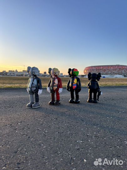 Фигурки Kaws