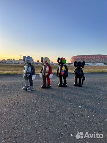 Фигурки Kaws