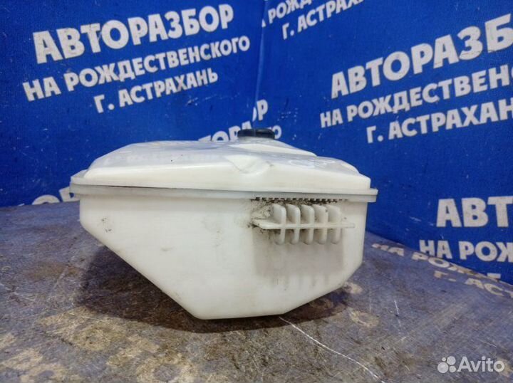 Бачок омывателя Renault Duster кроссовер 2014