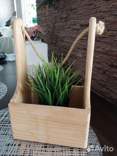 Подставка для цветов деревянная