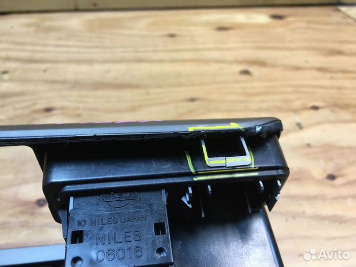 Рамка магнитолы Nissan X-Trail NT30 QR20DE 2002