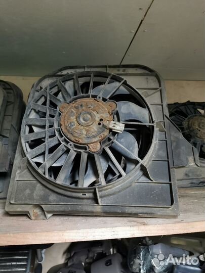 Вентилятор охлаждения правый Додж караван 4