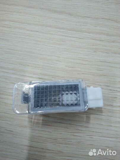 Плафон подсветки номерного знака