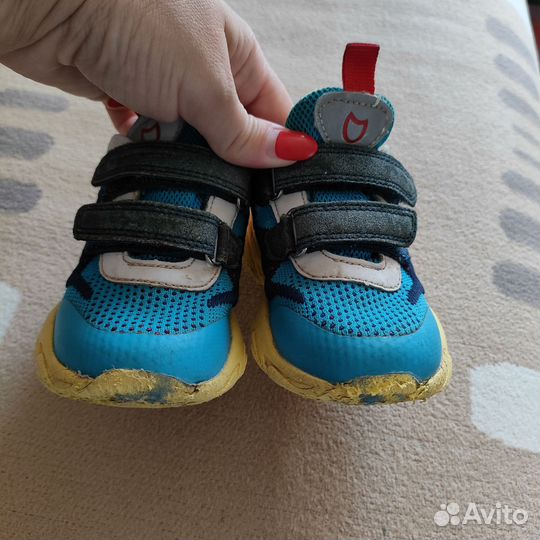 Кроссовки детские