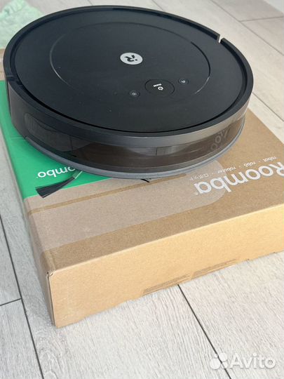 Моющий пылесос iRobot Roomba Combo Essential Y1