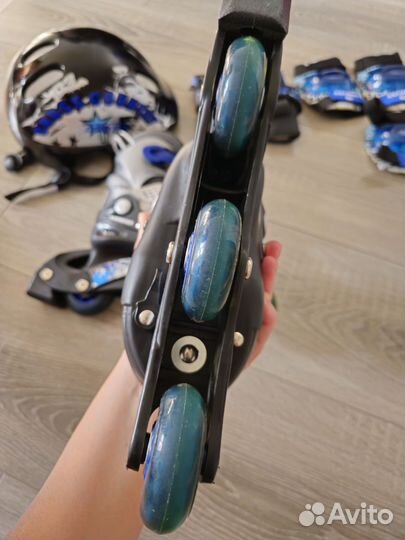 Ролики с защитой и шлемом XS