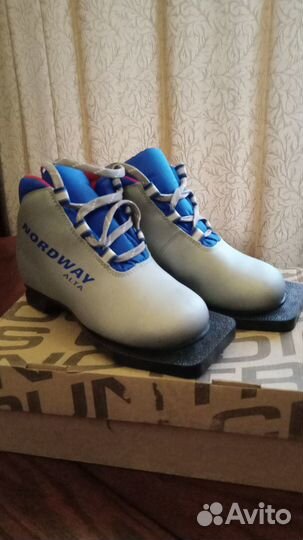 Лыжные ботинки