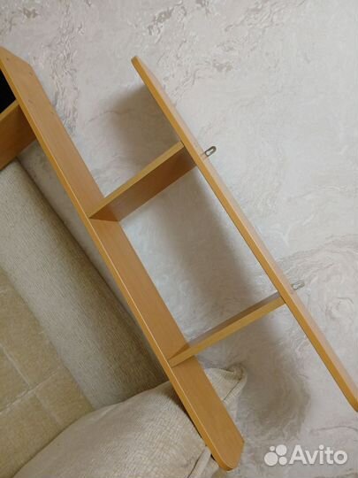 Полка книжная настенная