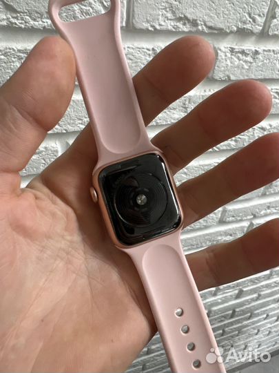 Apple Watch SE 40mm Gold