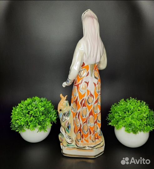 Фарфоровая статуэтка Хозяйка медной горы, Дулево