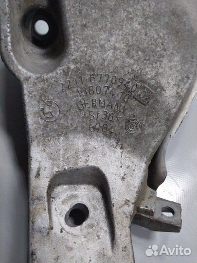 Кронштейн опоры двигателя Bmw E60 N52B30 2007