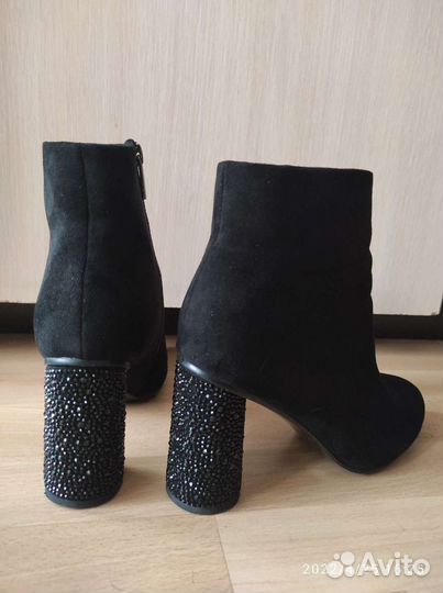 Обувь женская ботильоны