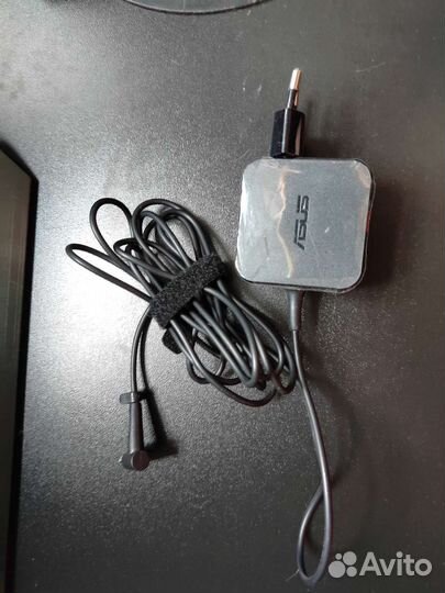 Оригинальное зарядное устройство для ноутбука asus