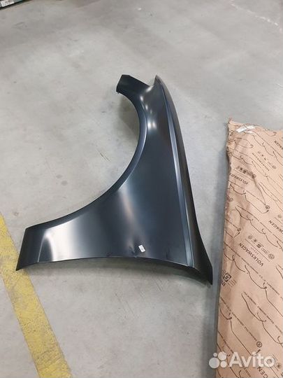 Крыло переднее левое