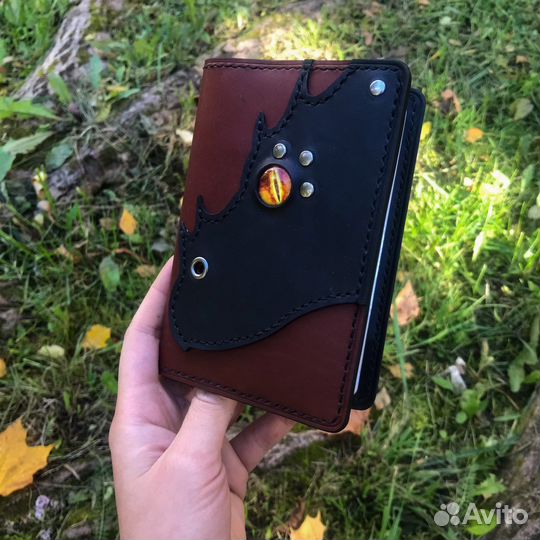 Обложка на паспорт «глаз дракона»