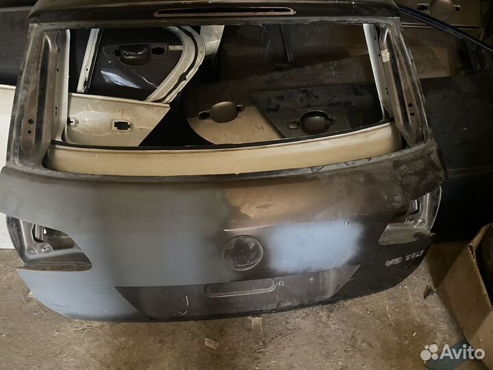 Крышка багажника Volkswagen Touareg