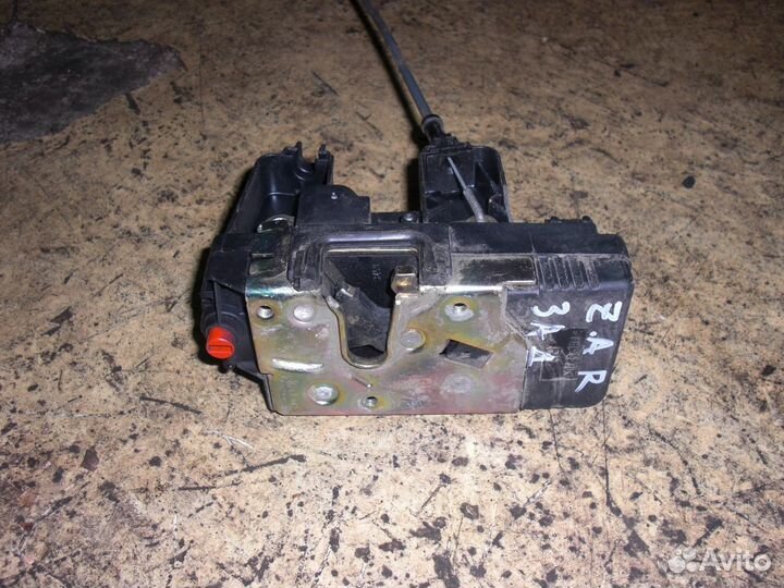 Замок задней двери Опель Зафира А 1999-2005