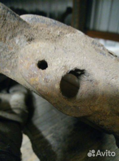 Кулак (цапфа) передний правый Ssang Yong Actyon