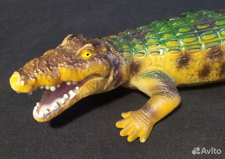 Реалистичный крокодил Большой 65 см