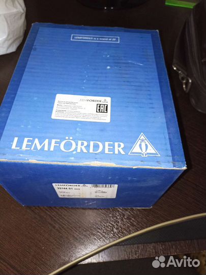 Volkswagen Подушка кпп