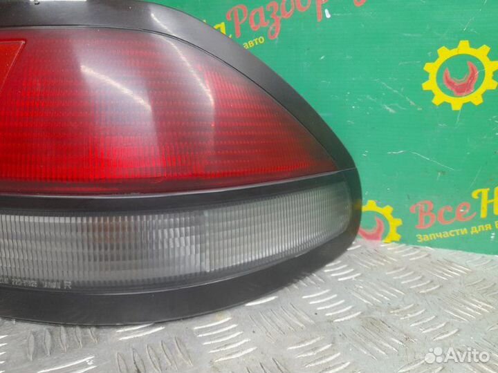 Фонарь задний правый Mazda 626 хэтчбек 1.8 Л 1993